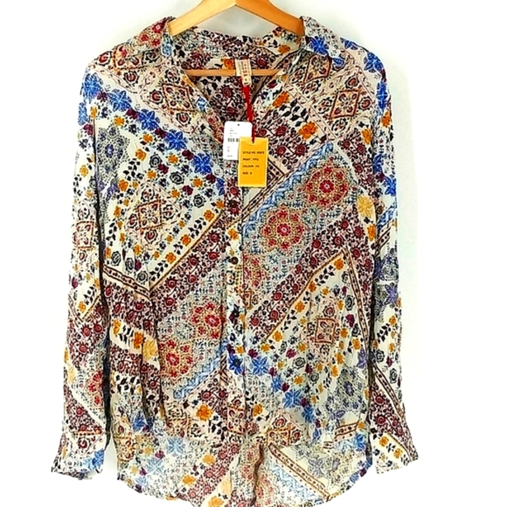 Raga Abstract Romina Collared V Neck Button Down Top Size S NWT